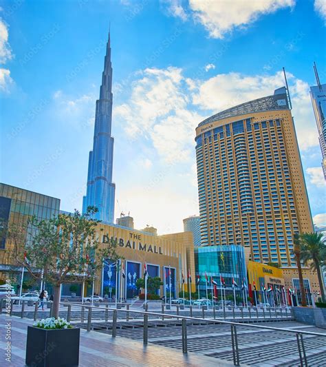 Burj Khalifa behind Dubai Mall, on March 4 in Dubai, UAE Stock Photo | Adobe Stock