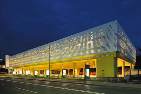 Bus Station Velenje / Guzic Trplan arhitekti d.o.o. | ArchDaily