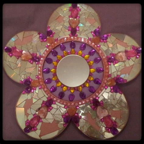 Mosaic using old cds | Mosaic, Old cds, Decor