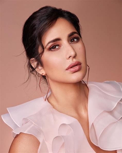 Katrina Kaif Biography, Age, Husband, Marriage, Movies, Wiki