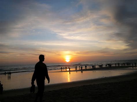 Tabibbatunhawa: Sunset at Panambur Beach