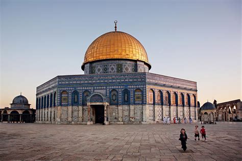 Qubbat As-Sakhrah(Dome of the Rock)-Al Quds | Dome of the rock, Dome ...