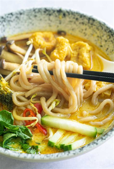 Vegan Laksa - Six Hungry Feet