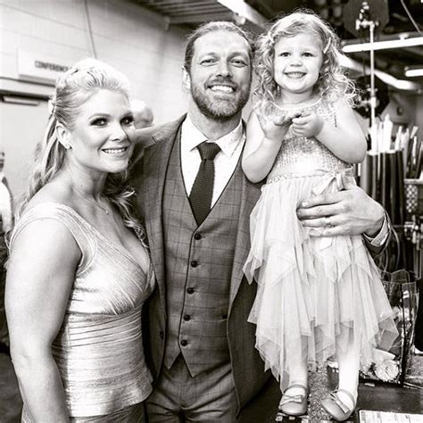 Edge and Beth Phoenix WWE Love story PICTURES | WWE UFC Online