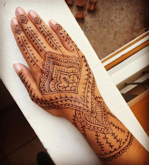 How Long do Henna Tattoos Last - 75+ Inspirational Designs (2019)