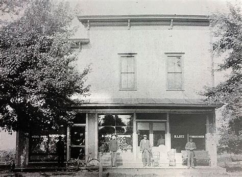 Mukwonago Galleries - Mukwonago Historical Society - Red Brick Museum