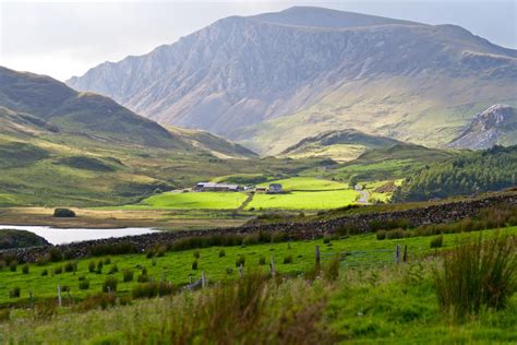 Snowdonia National Park on AboutBritain.com