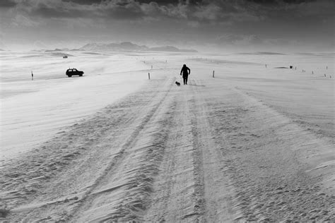 Photographer Ragnar Axelsson photographed the desolation of the Iceland ...