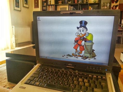Scrooge McDuck wallpaper laptop | This wallpaper gives me in… | Flickr