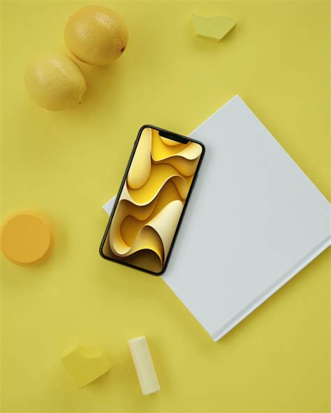 New Yellow iPhone 14 wallpaper : r/iphonewallpapers