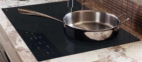 Wolf 30" Contemporary Induction Cooktop (CI304C/B)