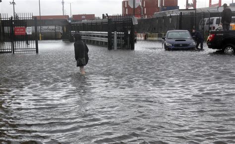 Video: People Stranded After Flash Floods, New York Declares Emergency