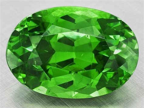 Demantoid Green Gemstone in Chanspa, Leh | ZANSKAR ARTS