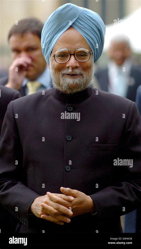 Indian Prime Minister Dr Manmohan Singh arrives at Cambridge University ...