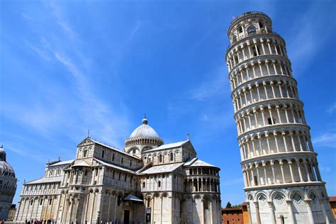 Leaning Tower of Pisa - Travelling Moods