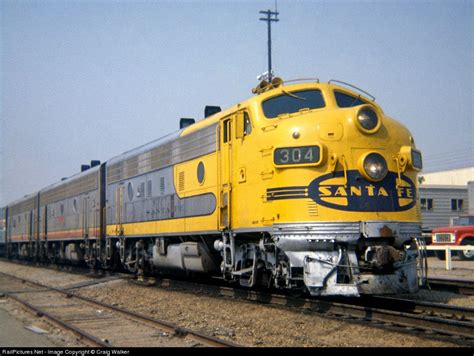 Santa Fe 304 EMD F7 "Bluebonnet" in 2022 | Train, Train photography, Old trains