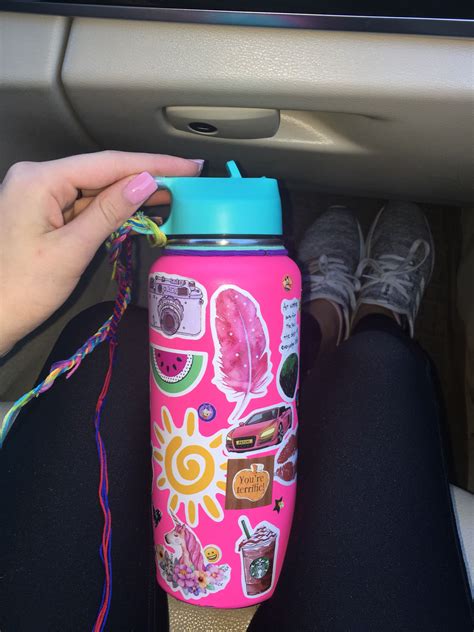 My favorite things stickers, hydro flask, and pink nails.💜 Water Bottle Art, Trendy Water ...