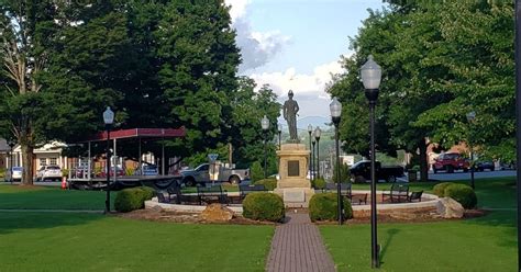 Guide to Visiting Downtown Burnsville, NC - Carolina Day Trip Tips