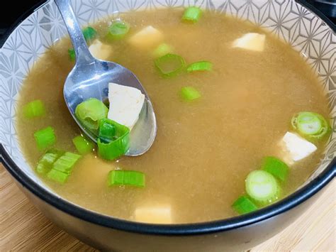 Easy Miso Soup - Joanas World Recipes