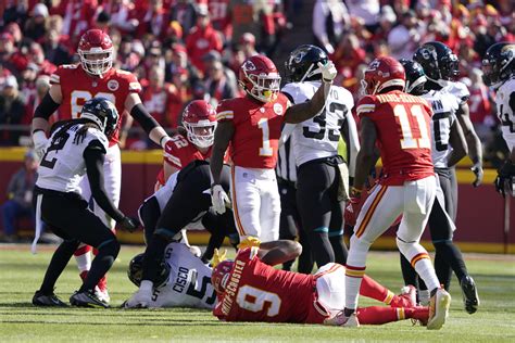 Chiefs missing top 3 wide receivers to injuries, illnesses | AP News