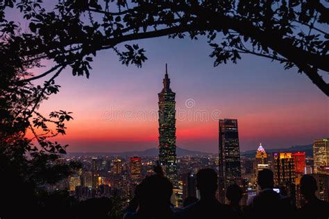 The Dusk Scenery Cityscape, Taipei 101 Observatory Tower, and Other ...