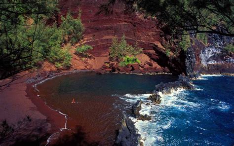 6 of the World's Most Beautiful Red-sand Beaches