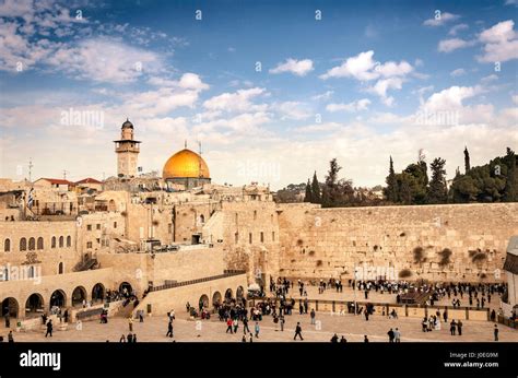 Jerusalem aerial western wall dome of the rock hi-res stock photography ...