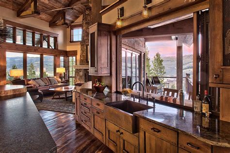 Rustic ranch house in Colorado opens to the mountains | Rustic house, Ranch house, House design