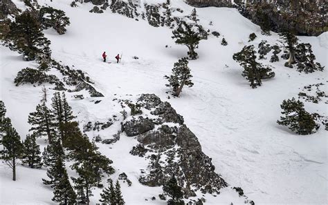 Avalanche at Lake Tahoe resort kills 1 skier, injures 1 | The Seattle Times