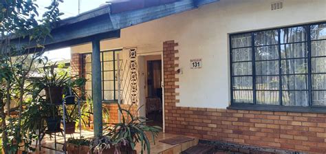 3 Bedroom House for sale in Louis Trichardt - P24-111331509