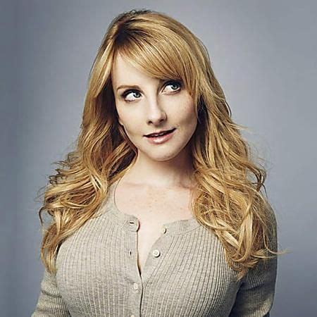 10+ Red Head ideas in 2020 | tight jeans girls, melissa rauch bikini, melissa raunch