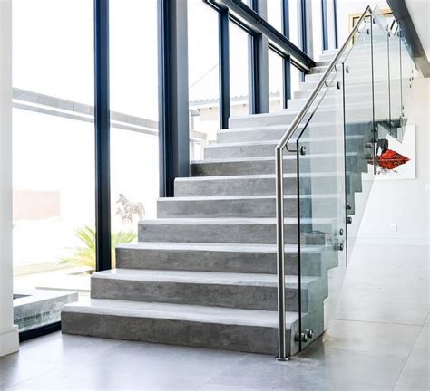 Modern concrete staircase: a perfect solution for contemporary interiors