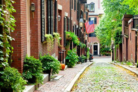 Your Ultimate Guide to Getting Around in Historical Boston | Miles Away Travel Blog