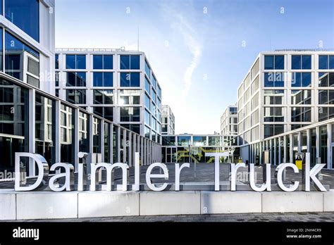 Daimler Truck AG, Headquarters in Leinfelden-Echterdingen, Campus Building and Logo, Leinfelden ...