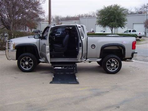 Sell used 35K MILE RYNO HANDICAPPED WHEELCHAIR LIFT 09 CHEVY K2500 PICKUP HANDICAP TRUCK in ...