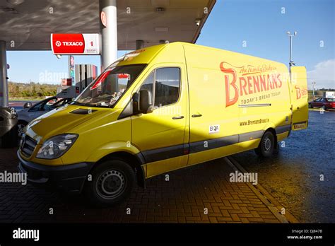 fresh bread delivery truck brennans ireland Stock Photo: 62873871 - Alamy