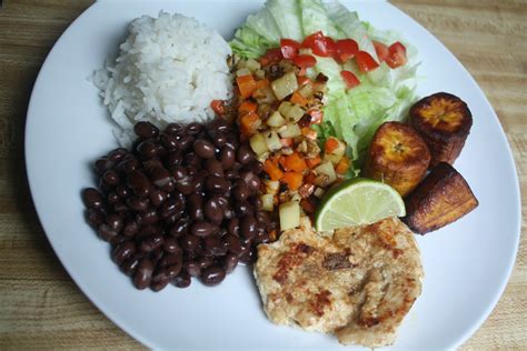 casado, typical Costa Rican meal. | South american recipes, Recipes, Healthy eating recipes