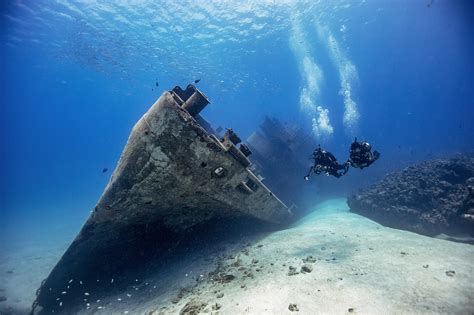 The 6 Best Dive Sites in the Cayman Islands