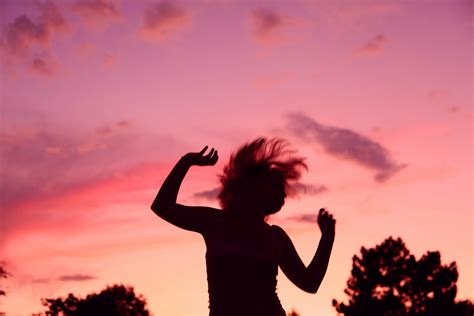 File:Sunset Party Dancing Girl Silhouette.jpg - Wikimedia Commons