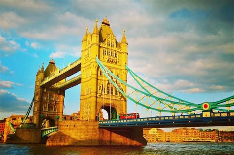 22 Famous Bridges in London by a Londoner I Boutique Adventurer