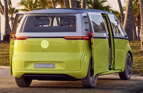 The all-electric and autonomous Volkswagen ID BUZZ minivan | Electric ...