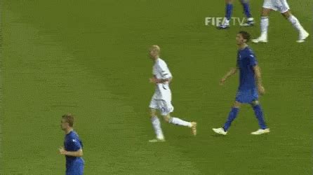 Zinedine Zidane GIF - Zinedine Zidane Headbutt - Discover & Share GIFs