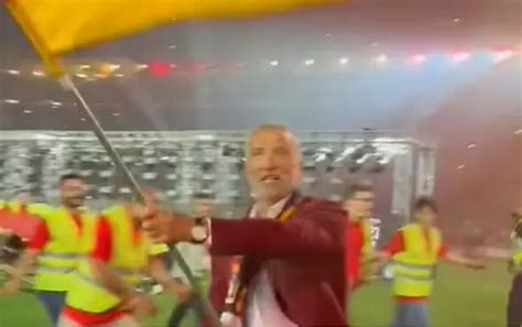 VIDEO: Graeme Souness reinacts famous Galatasaray flag celebration - DaveOCKOP