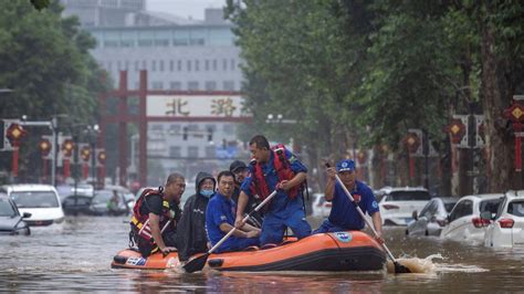 Beijing floods: Deadly rains batter China capital as new storm looms - BBC News