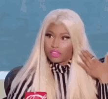 Nicki Minaj Laughing GIFs | Tenor