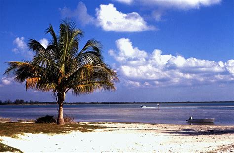 Bahamas 1989 (381) Eleuthera: Spanish Wells, St. George's … | Flickr