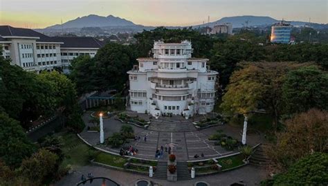 Sejarah UPI Bandung, Kampus yang Dibangun dari Bekas Vila hingga ...