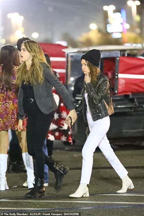 Cara Delevingne enjoys a date night with girlfriend Minke to Harry Styles' concert - Viacasinos