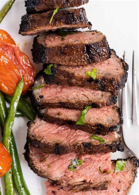 Easy Steak Marinade - Only 5 ingredients and 5 minutes of prep! The most delicious flavor that ...