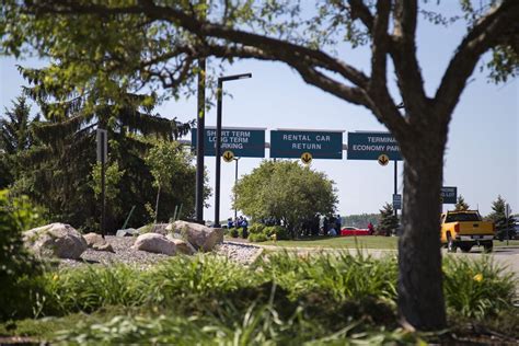 Flint airport reopens after suspicious bag left in terminal - mlive.com